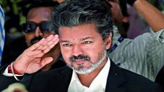 புனித ஜார்ஜ் கோட்டையில் தமிழக முதல்வர் விஜய் தேசியக் கொடியேற்றுகிறார். சென்னையில் பாதுகாப்பு மற்றும் போக்குவரத்து கட்டுப்பாடுகள் தீவிரம்.