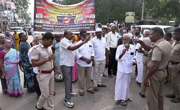 tn_protest against bar